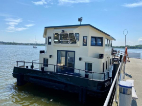 Island-dreams Hausboot Groth in Schleswig
